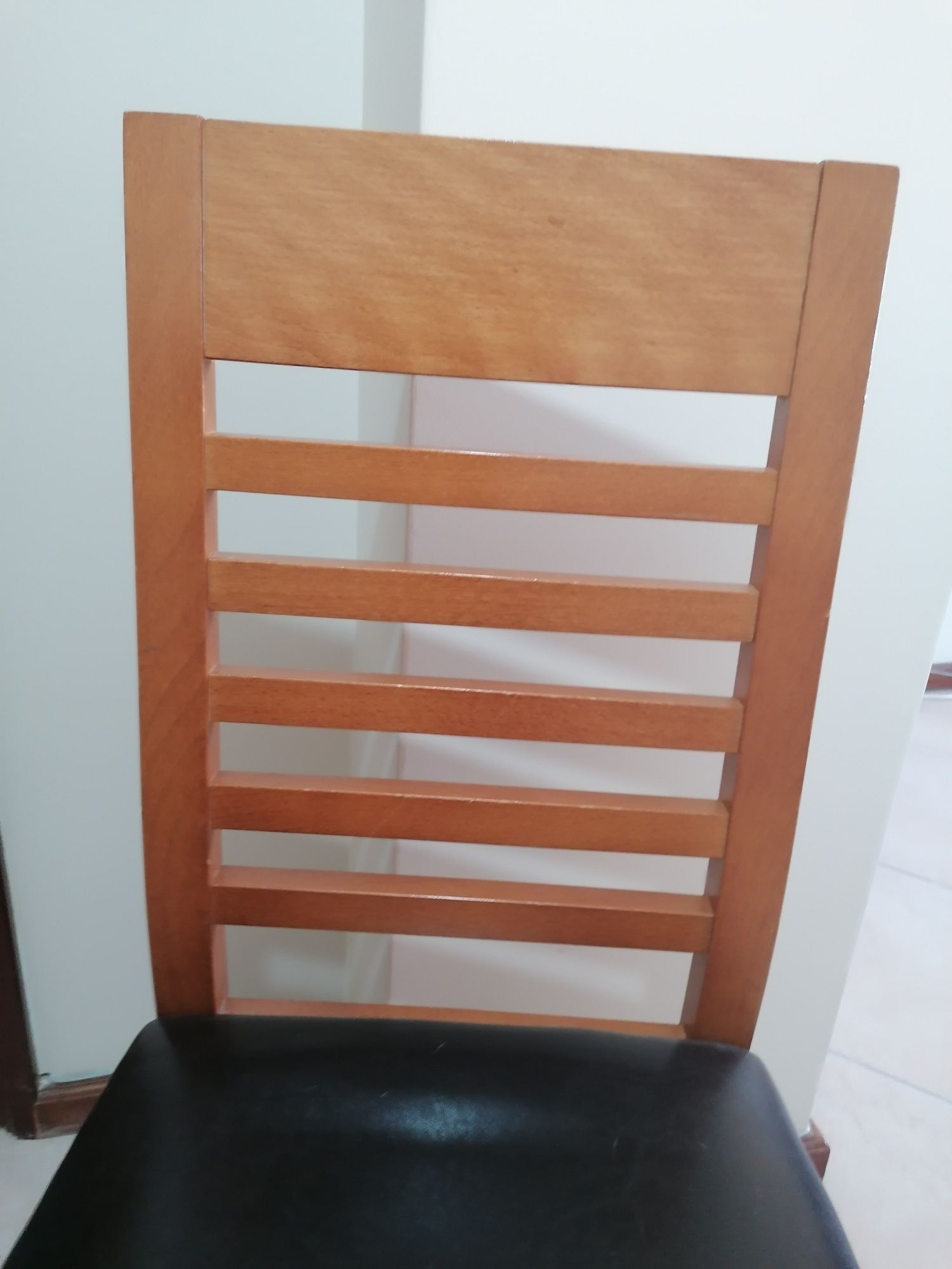 Mesa e 4 cadeiras