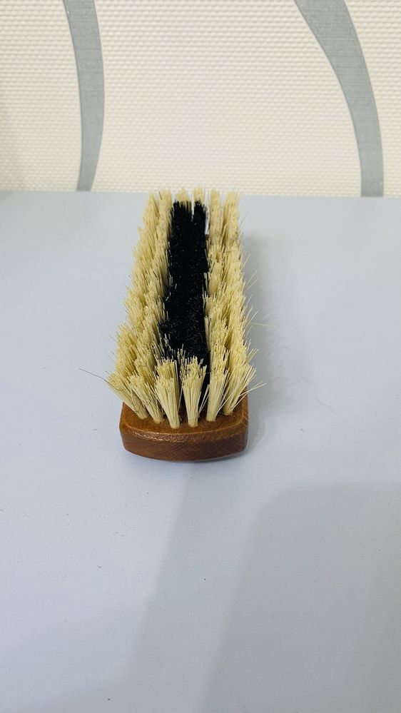 Щетка для лошади