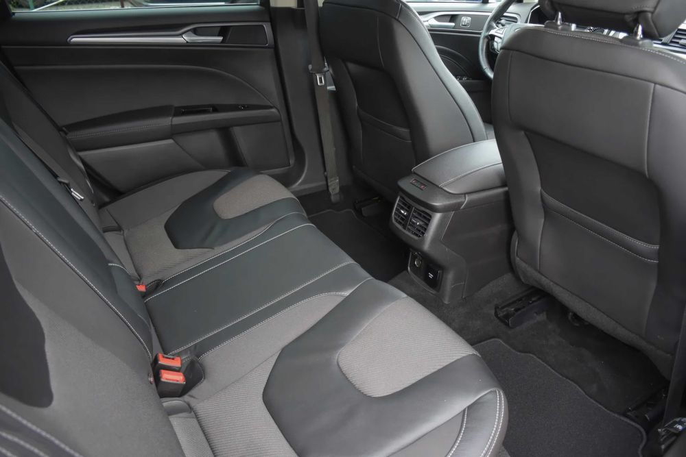 Ford Mondeo      2016