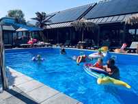 Domek caloroczny 12 osobowy z basenem, dmuchance,plac zabaw