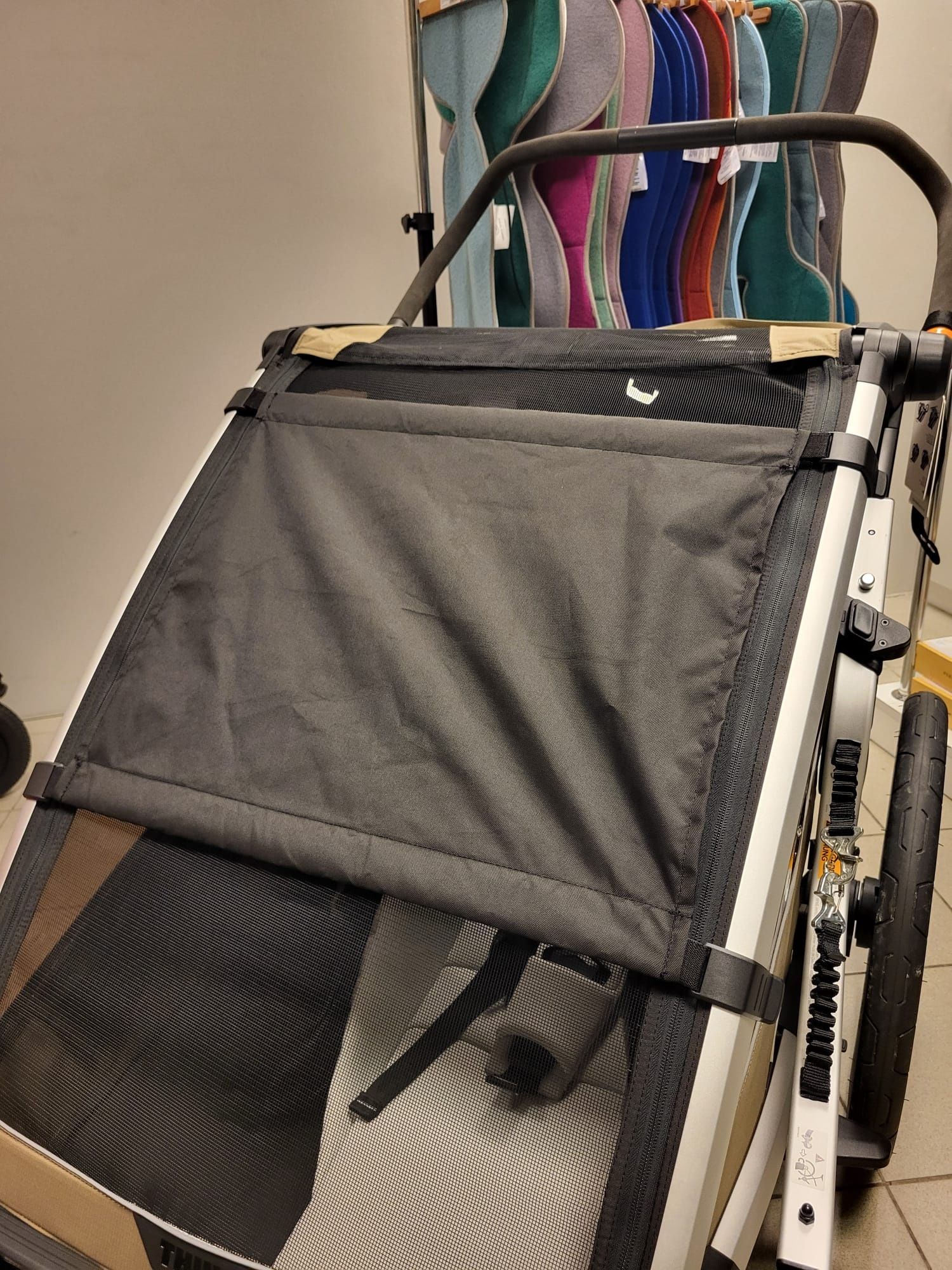 osłona przeciwsłoneczna podwójna przyczepka rowerowa Thule Chariot 2g3