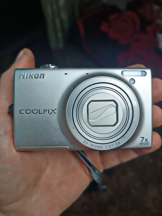 Фотоаппарат Nikon coolpix s6150 с чехлом, зарядка и карта памяти 8GB
