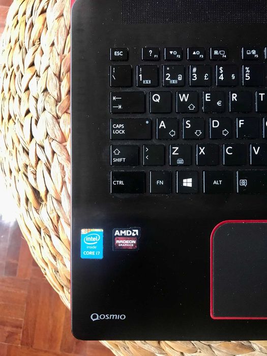 Como Novo • Toshiba Qosmio X70-B-10T | i7 • 16GB RAM • GTX 770M • 1 TB