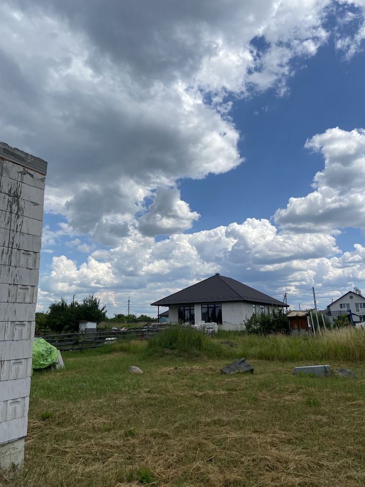 Продам недобудову по вул . Залізничній р-н  Крошні