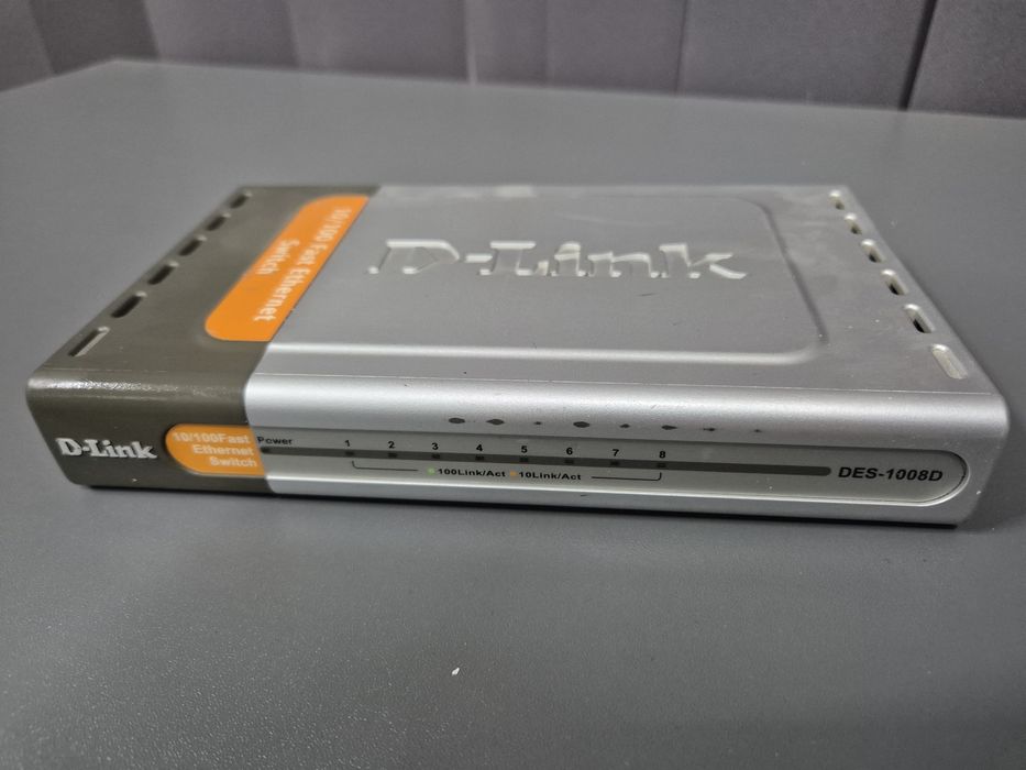 Коммунікатор D-Link DES-1008D/PRO
