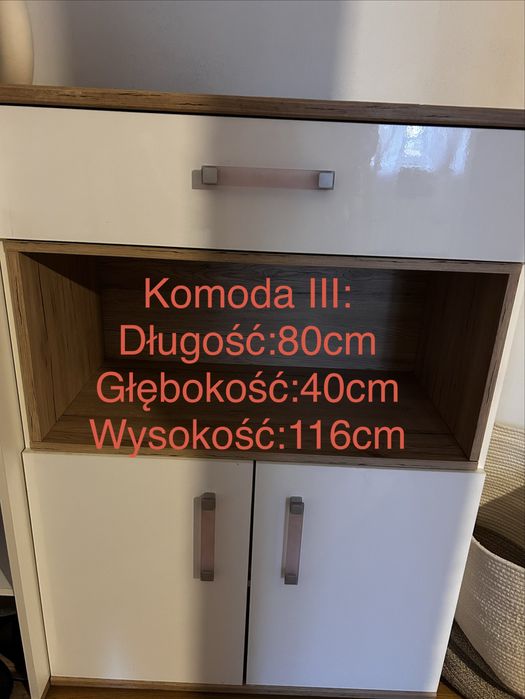 Zestaw czterech komód