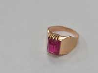 Piękny złoty pierścionek/ Radzieckie 583/ 5.37 gram/ R22/ Czerwony kam