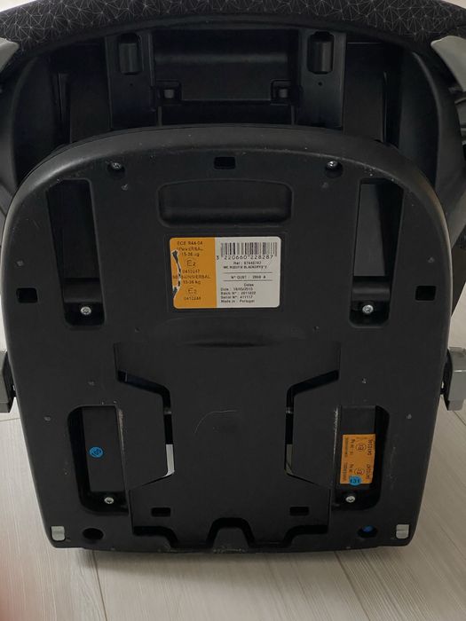 Автокрісо Maxi-Cosi 15-36 у чудовому стані