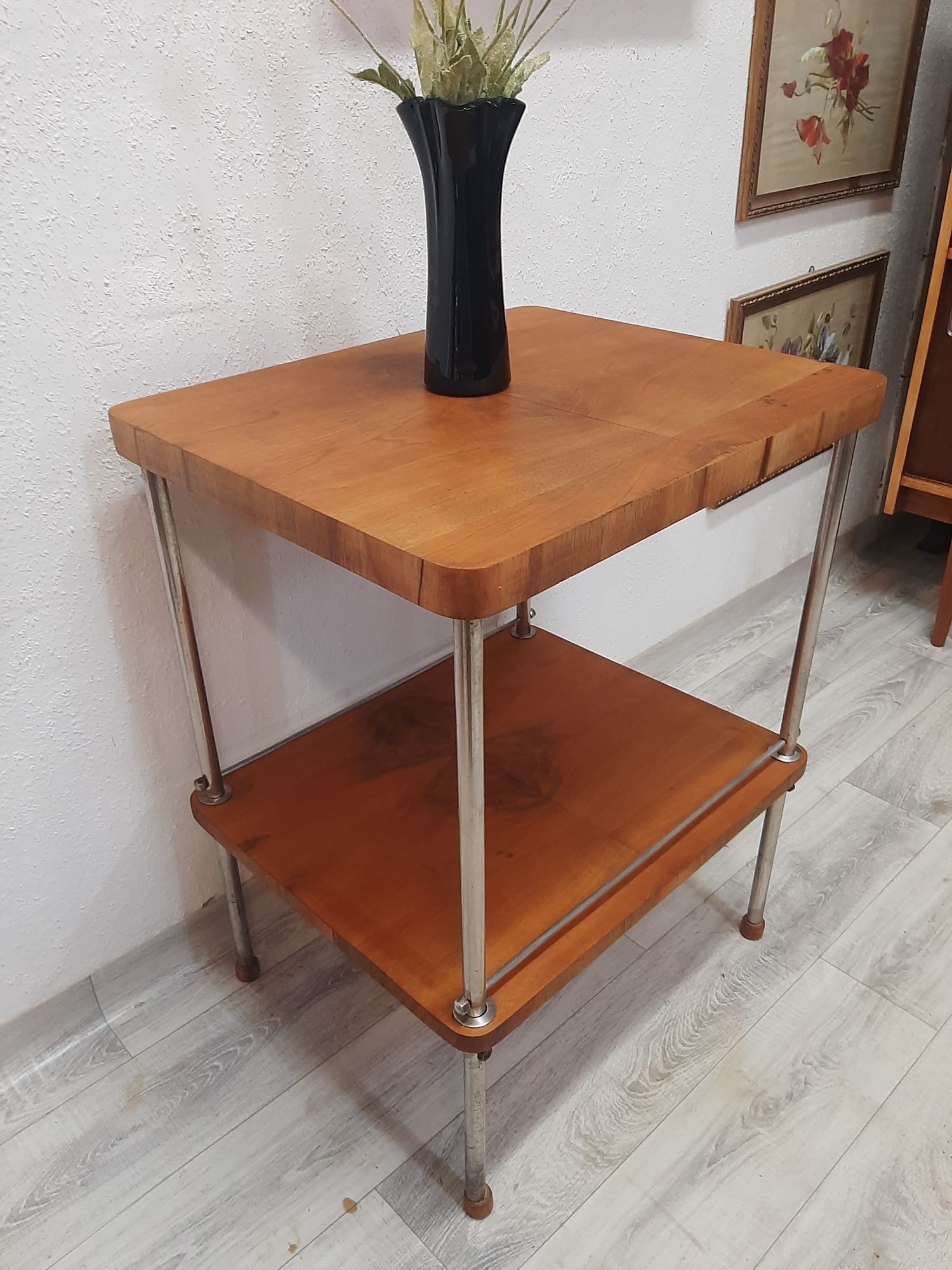 Stolik po renowacji vintage