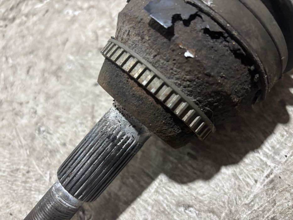 Продам полуось в зборі на lexus RX350 2006