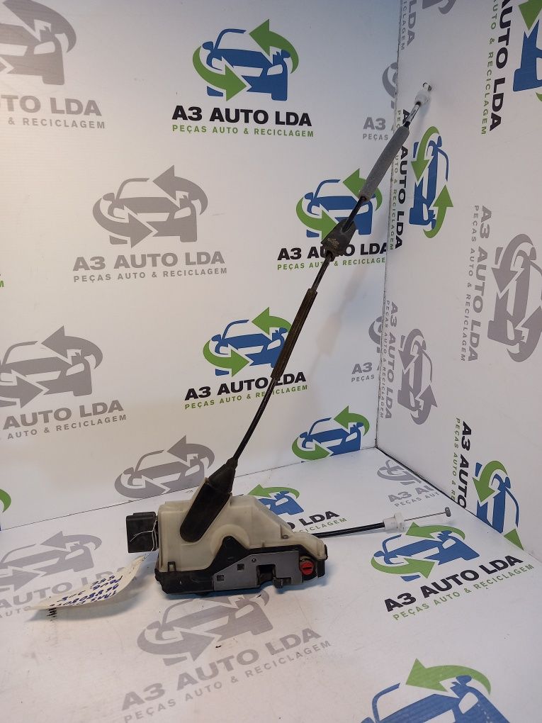 Fecho da porta tras direito Peugeot 208