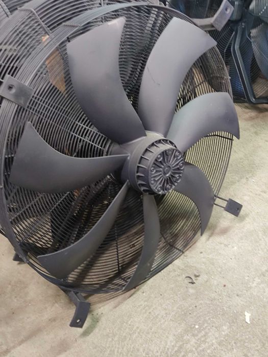 Ventiladores / Extratores industriais trifásicos