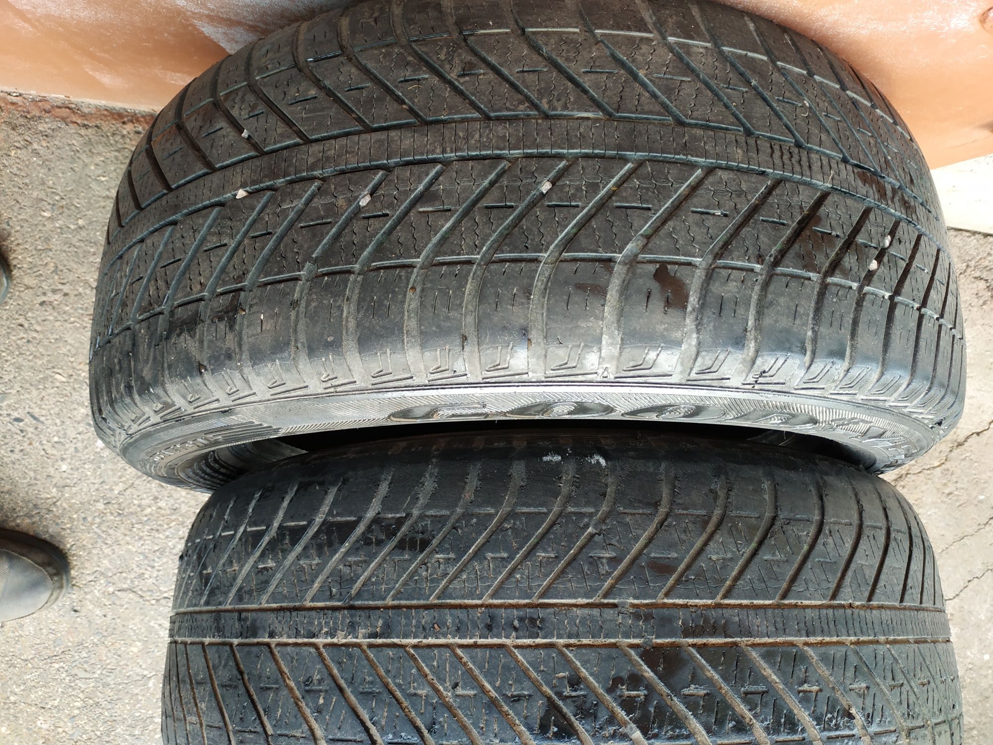 Продам авто шины на 205/55 R 16 и R 14 на докатку.