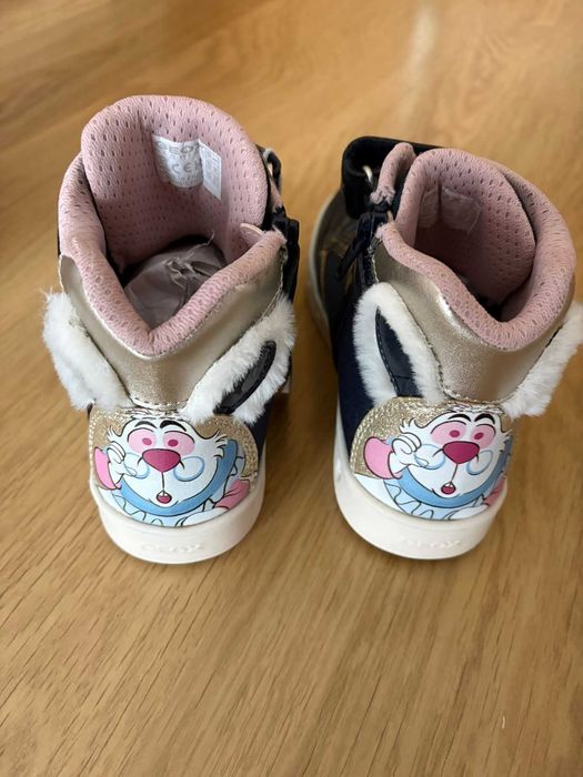 Geox Disney - Alice no País das Maravilhas  - Tamanho 34