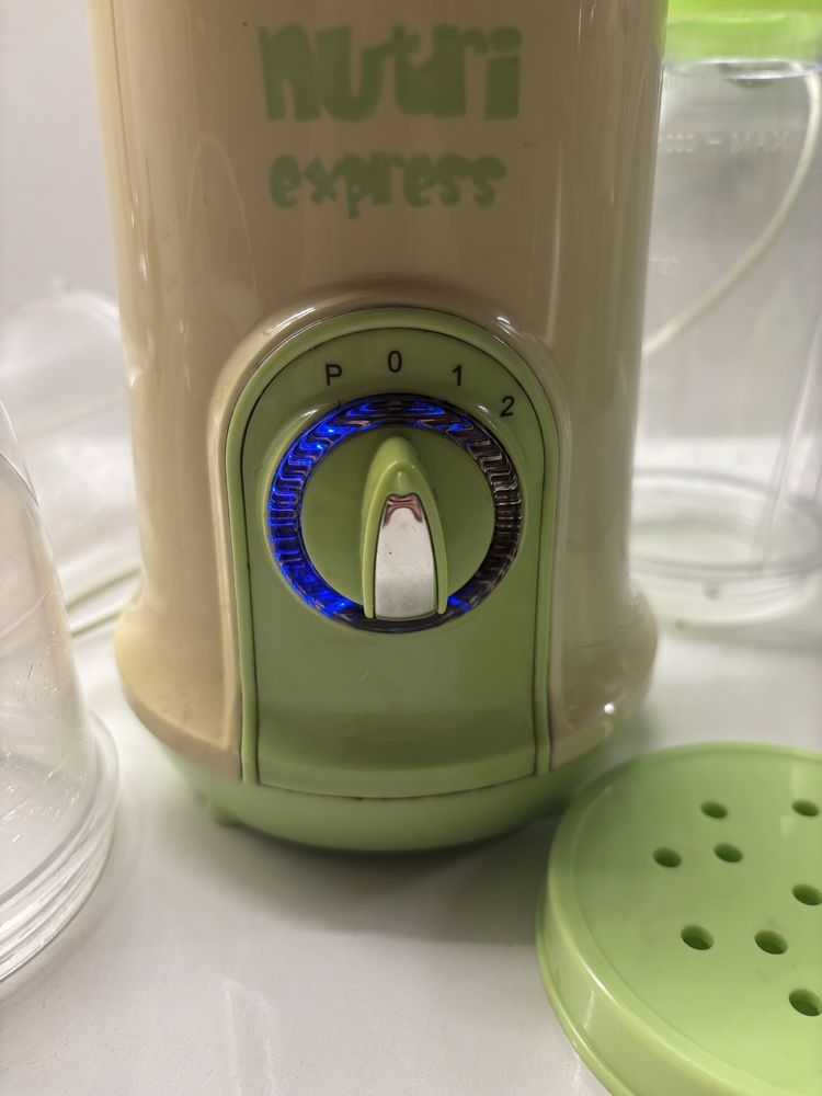 Blender kielichowy z kubkiem