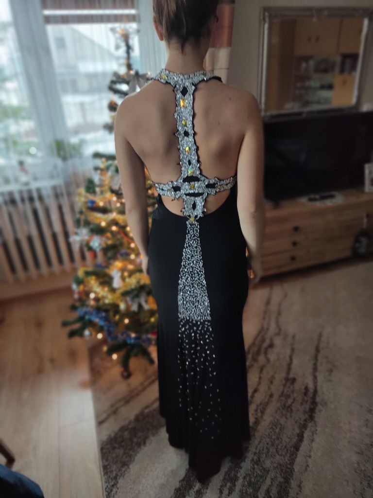 Piękna sukienka  balowa czarna długa  36 S sylwester studniówka