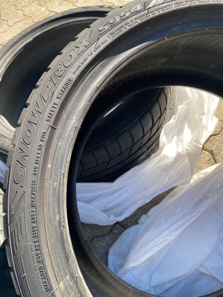 Toyo Snowprox 245/35 R18