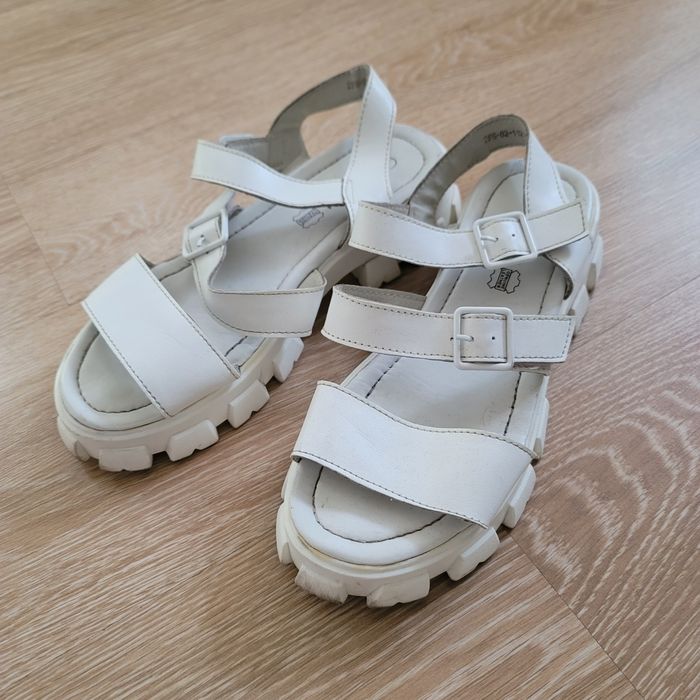 Сандалии женские. Размер 41