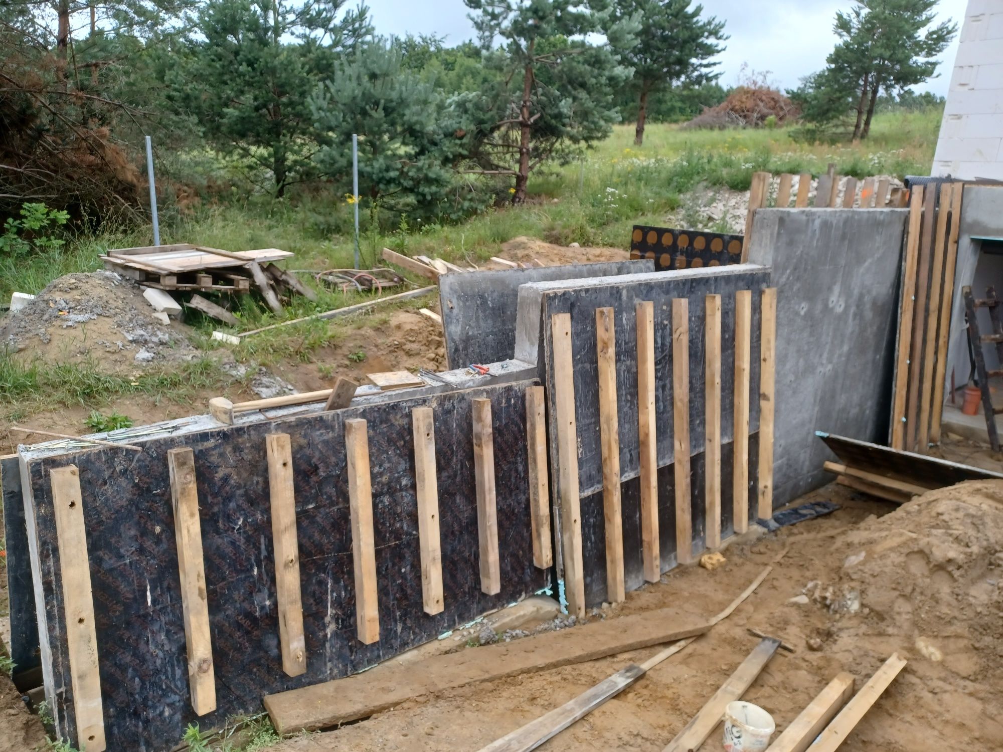 Szalunki ,płyta sklejka ,mur oporowy