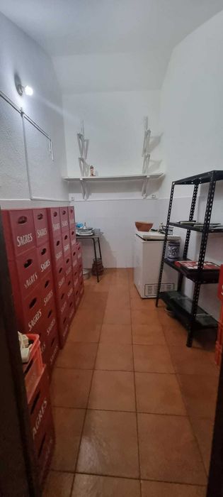 Arrenda-se café snack bar completamente equipado! Bom preço!