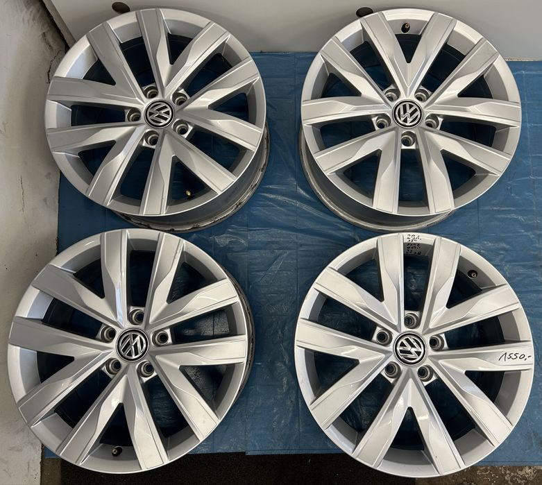 291 Felgi Aluminiowe Oryginał VW R 17 5x112 otwór 57,1 Bardzo Ładne
