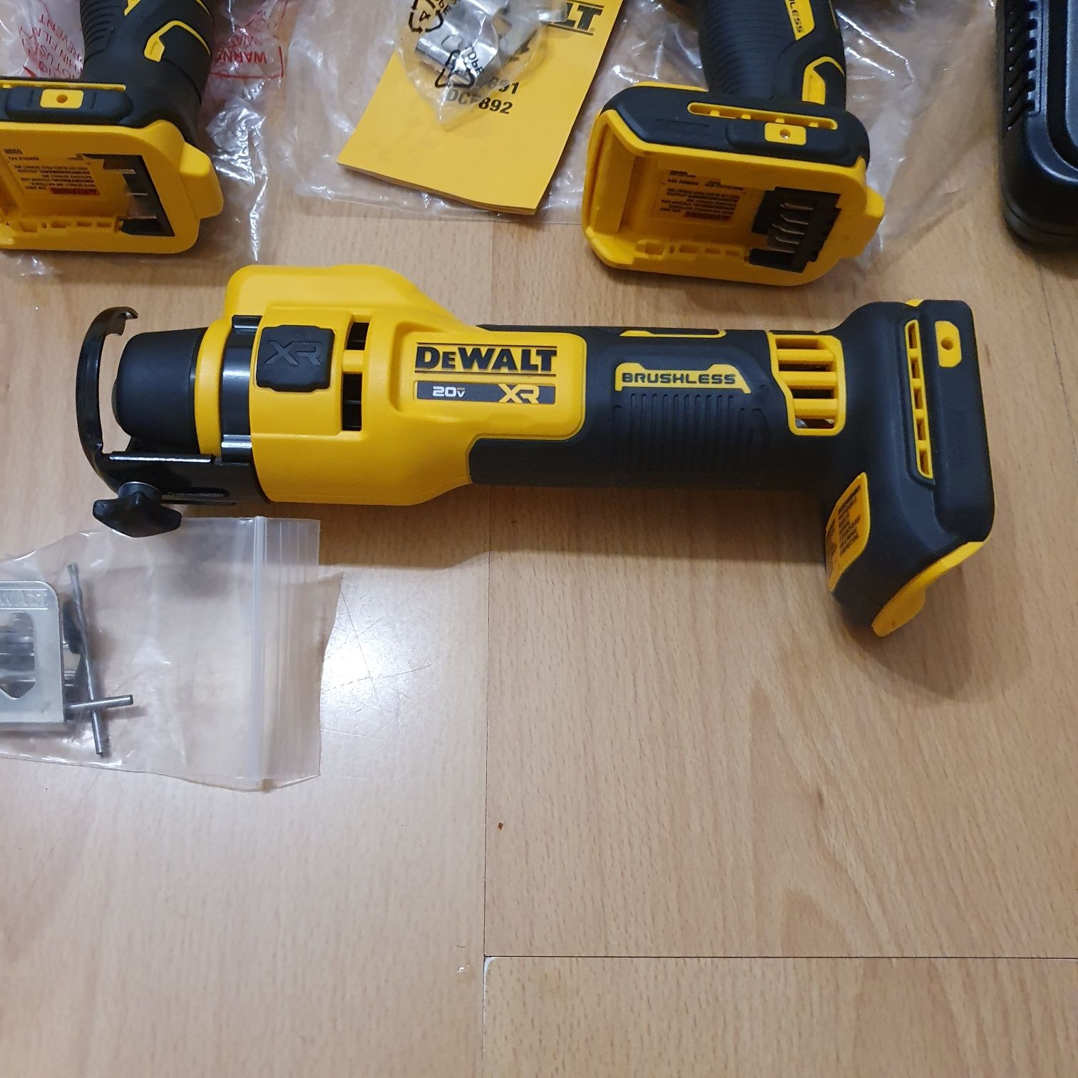 Dewalt 20V zestaw narzędzi, klucz udarowy,frezarka do płyt GK,wkretark