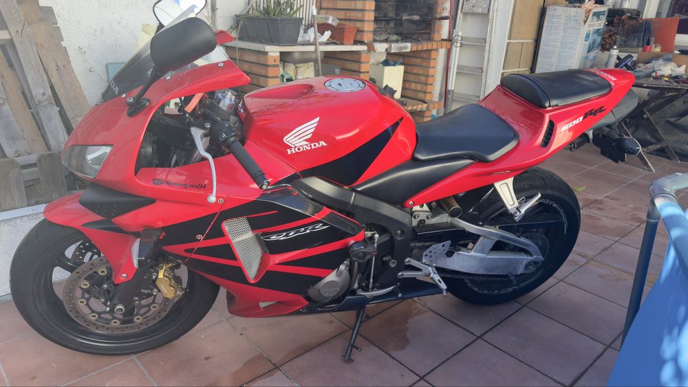 Honda cbr600rr impecavel