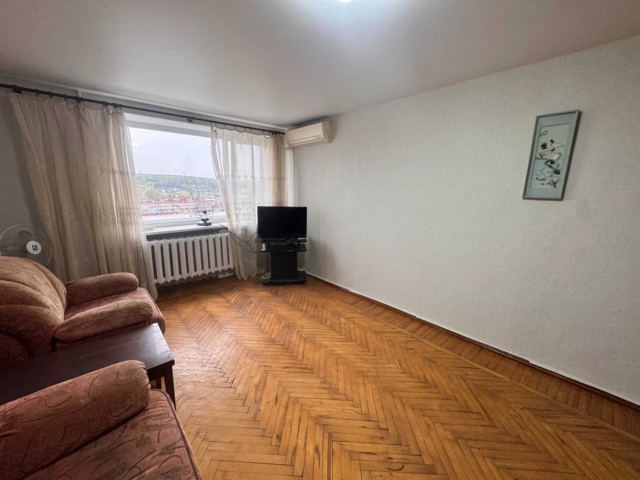 Продам 3 кв Велика Панасівська Сортировка заходь та живи