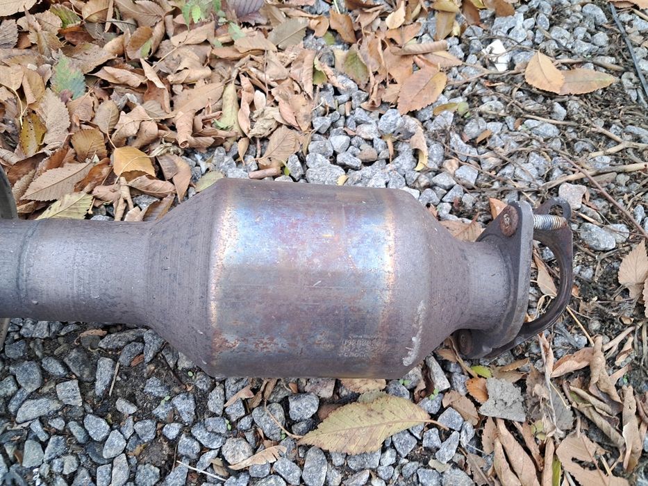 Выпускная трасса средняя часть с катализатором FORD FUSION MK5 13-