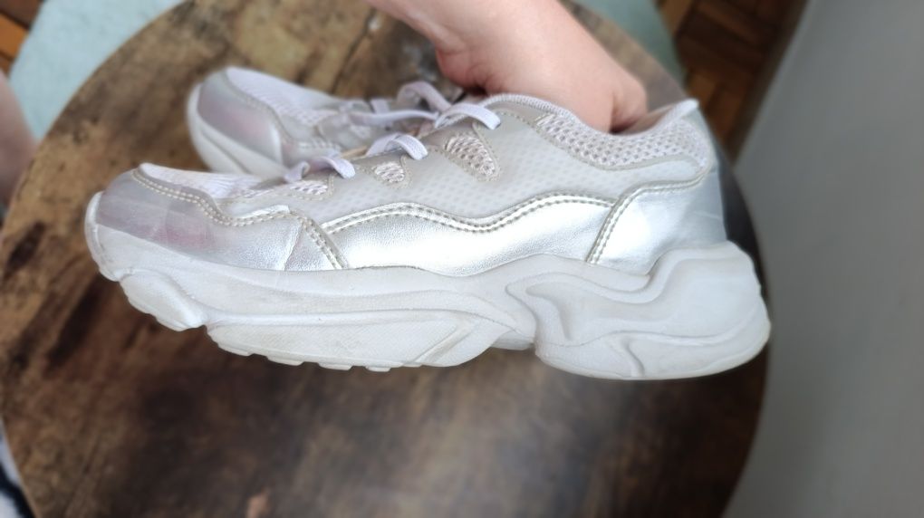 Buty na koturnie Reserved 35 dla dziewczynki