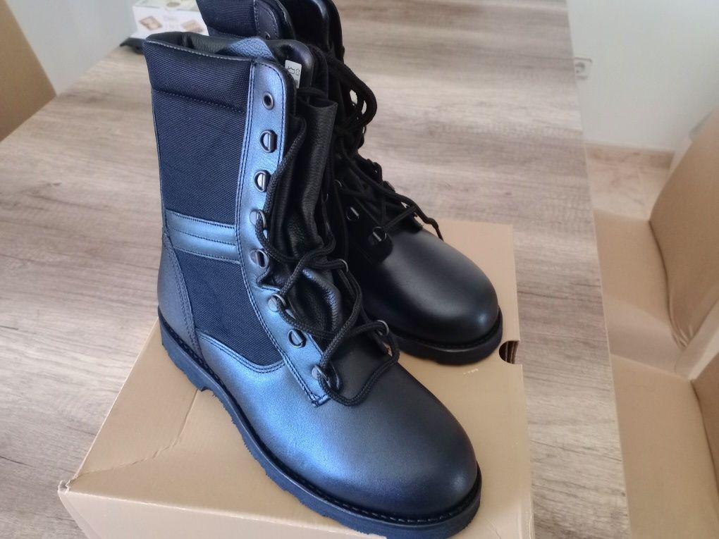 Vendo botas militares