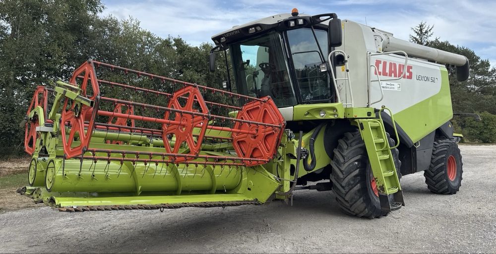 Claas Lexion 520 z napędem 4x4 heder C540 lub C600