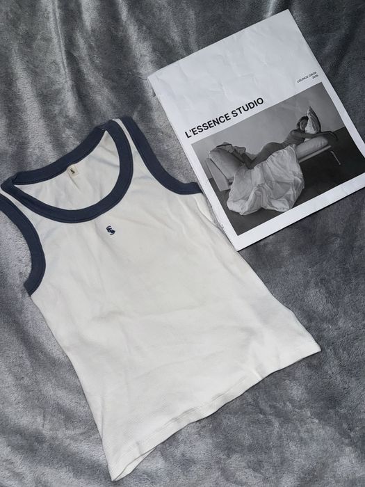 Маечка от бренда lessence_studio