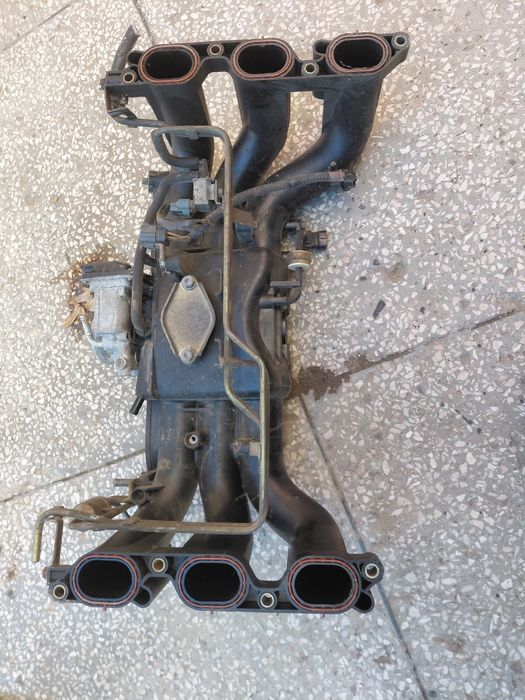 Впускний колектор Subaru Tribeka B9