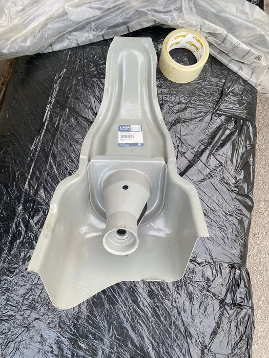 Стакан задній лівий (опора пружини) ВАЗ 2121, 21213, 21214, 2131 нива