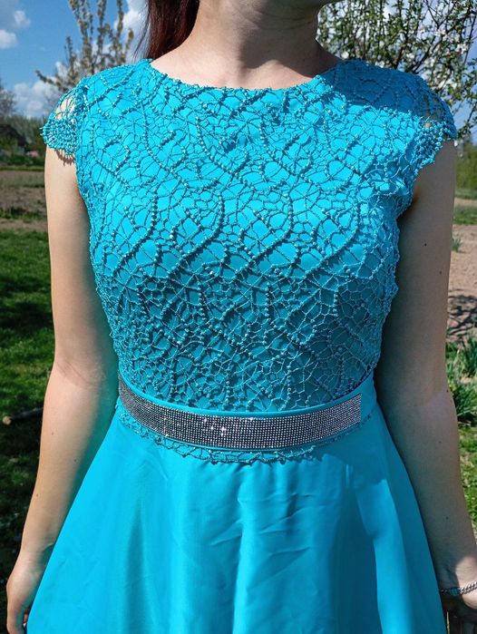 Випускна сукня, одягнула леше раз