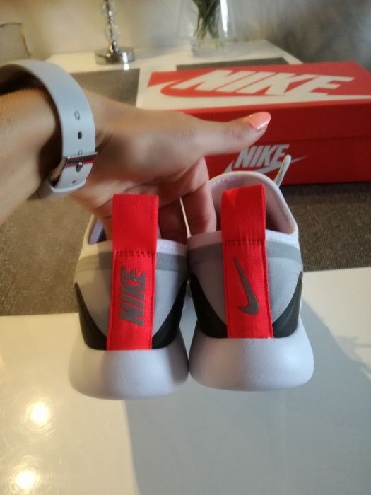 Nowe Buty Nike Lunarcharge