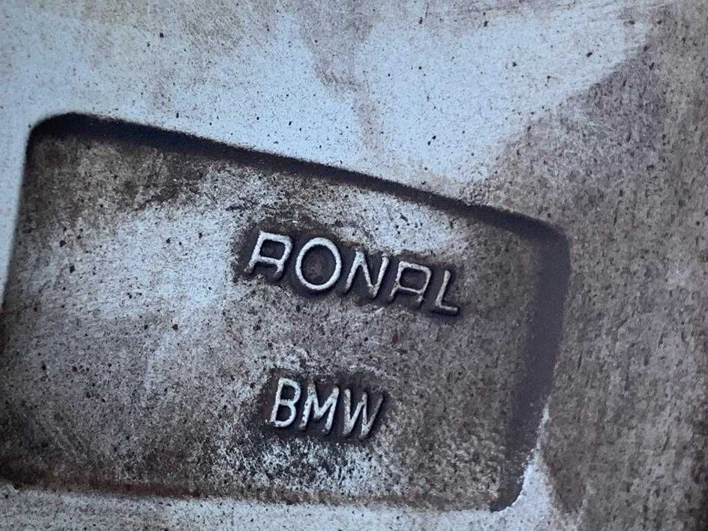 . Jantes BMW com pneus Michelin de 16”.
