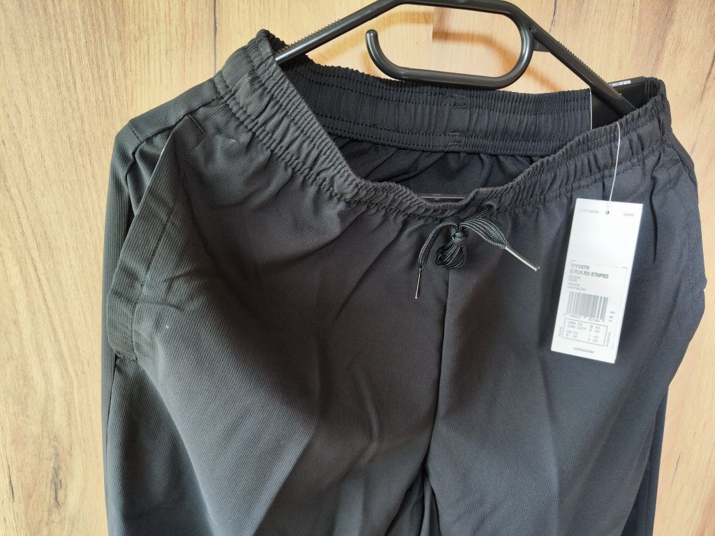 Spodnie sportowe pantalony Adidas, rozmiar XS, nowe z metką, lekkie, k