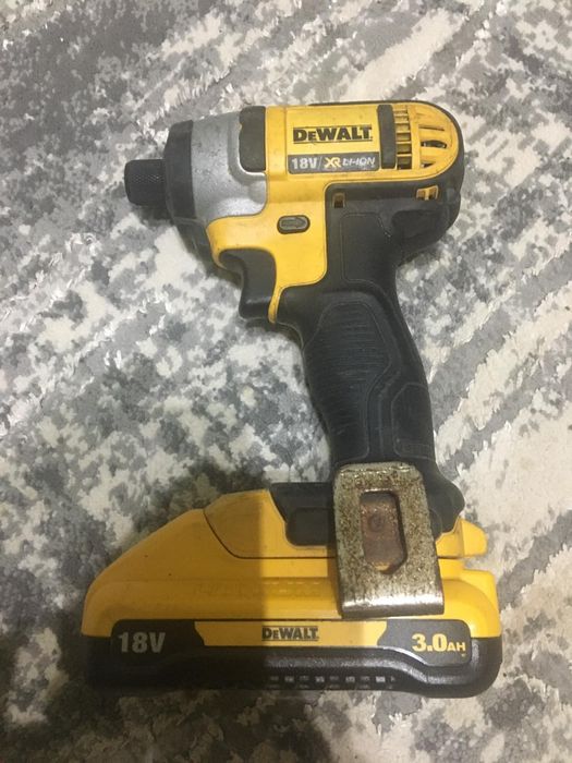 Гайковерт DeWalt DCF 885
