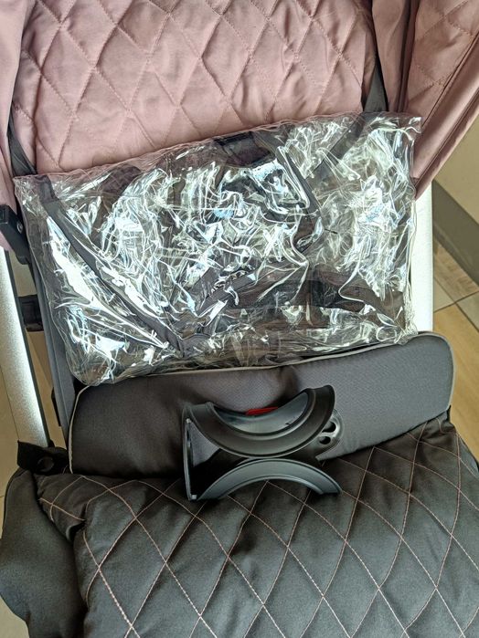 Прогулянкова коляска CARRELLO Gloria