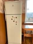 Продам холодильник Indesit НУЖНО ЗАЛИТЬ ФРЕОН