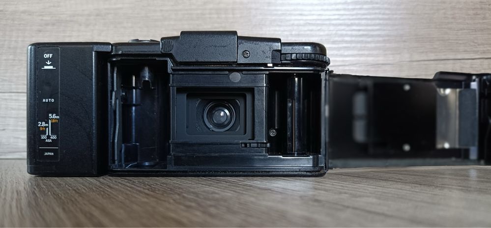 Olympus XA2 компактна плівклова камера