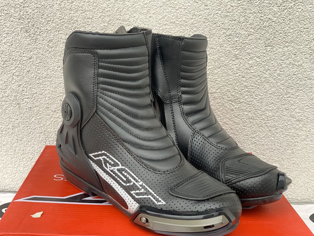 Niskie sportowe buty motocyklowe RST Tractech Evo Short rozmiar 43