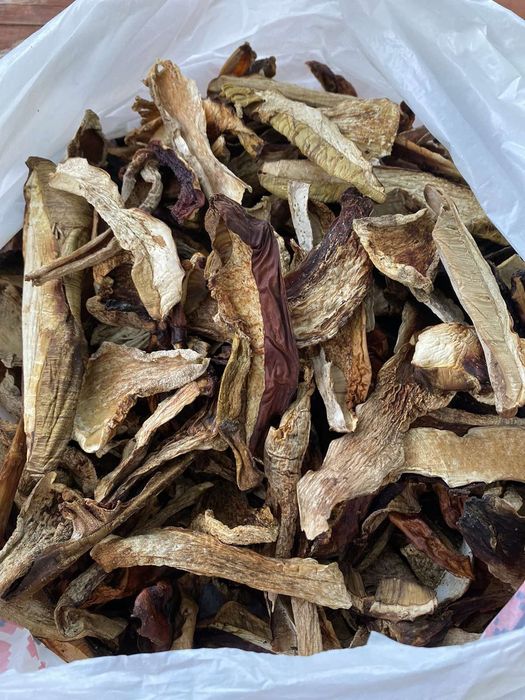 Гриби білі сушені банки літрові мариновані