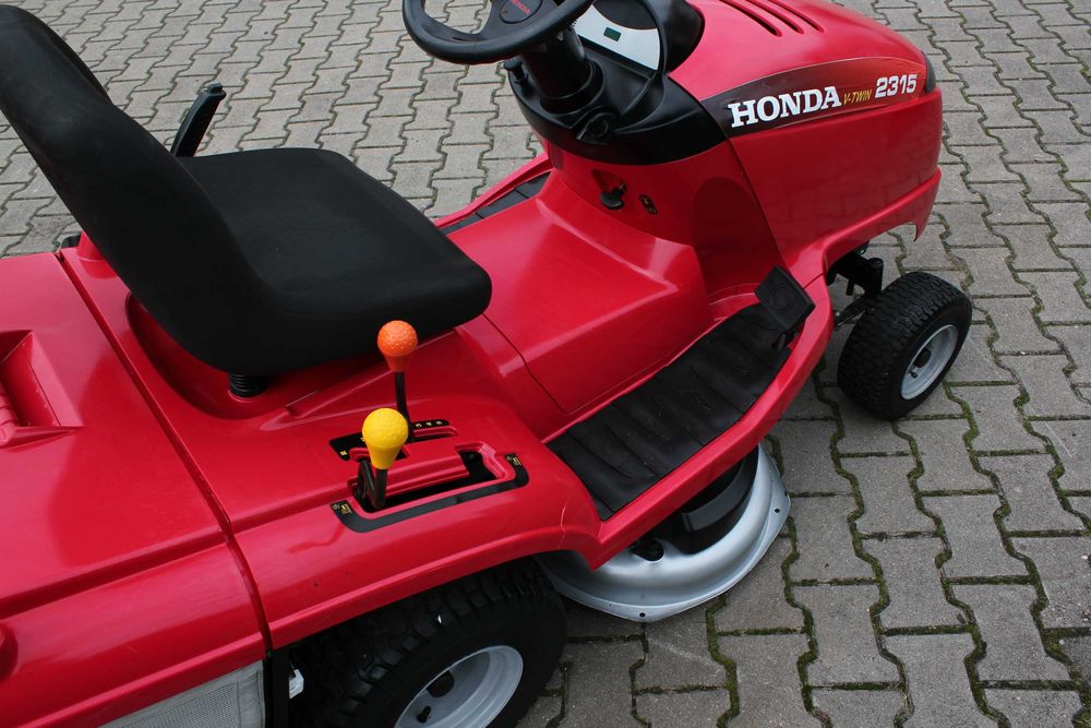 Honda 2315 V2 TRAKTOREK Kosiarka