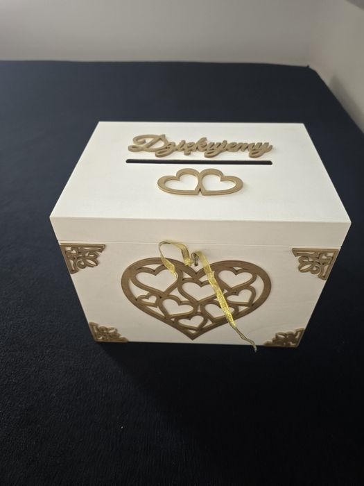 Pudełko na koperty, wieszaki, koszyczki ratunkowe i kieliszki 15ml