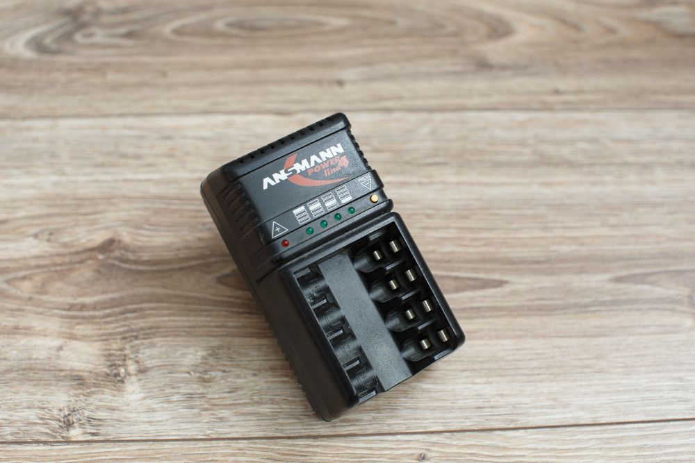 Зарядное устройство Ansmann Powerline 4 traveller б/у