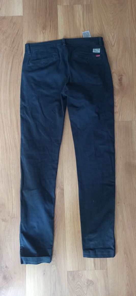 Spodnie używane zadbane męskie Levi's Strauss, rozmiar 32/34