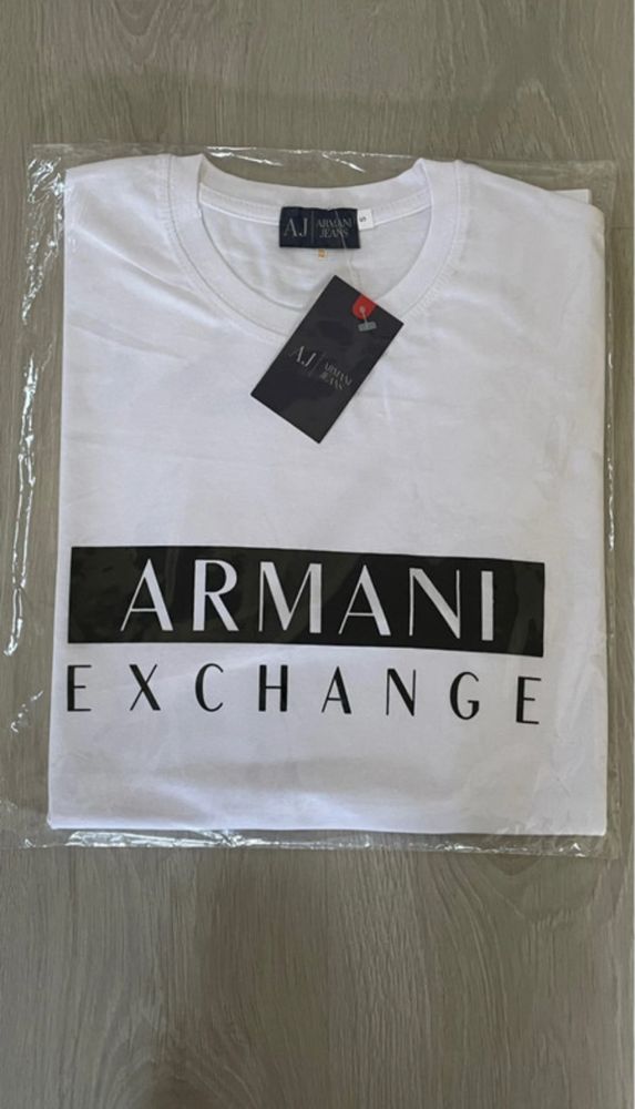 T-Shirt Armani Exchange Tamanho S